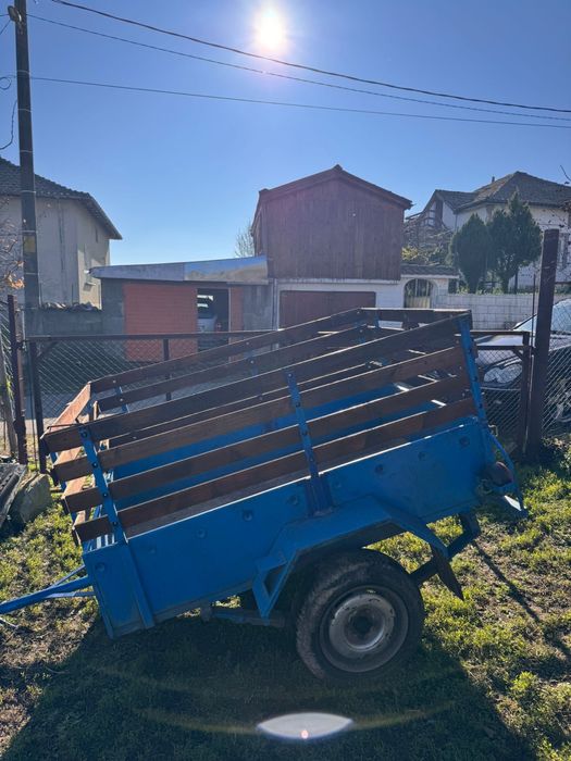 Ремарке за кола регистриран