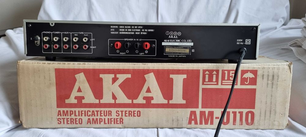 Amplificator AKAI AM-U110