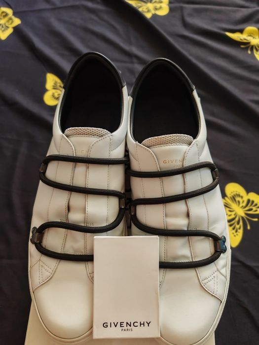 Vând adidași ghivenchy