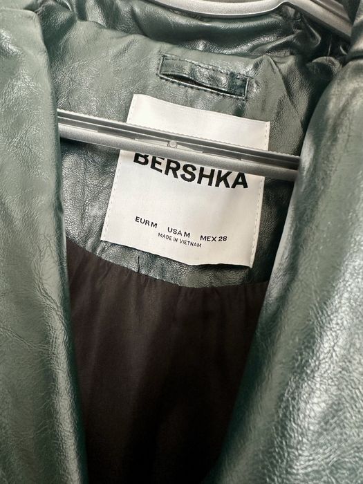 Зелен тренч от еко кожа BERSHKA р-р M/ L