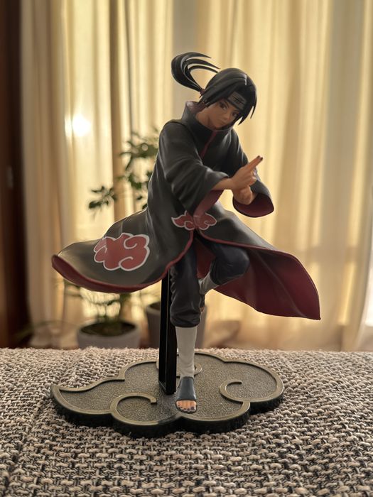 Продам фигурку Итачи