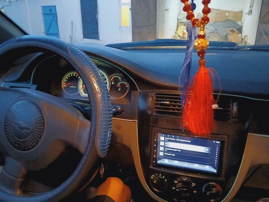 Srochno Chevrolet Lacetti sotiladi 1.8