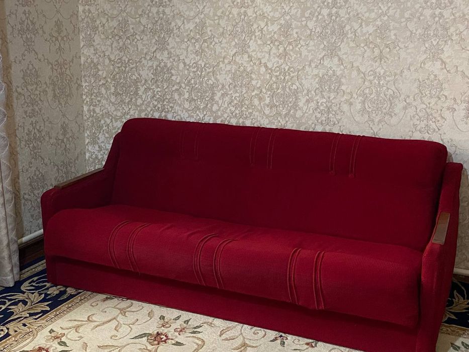 Divan sotiladi 2 ta kreslo Kelishamiz!