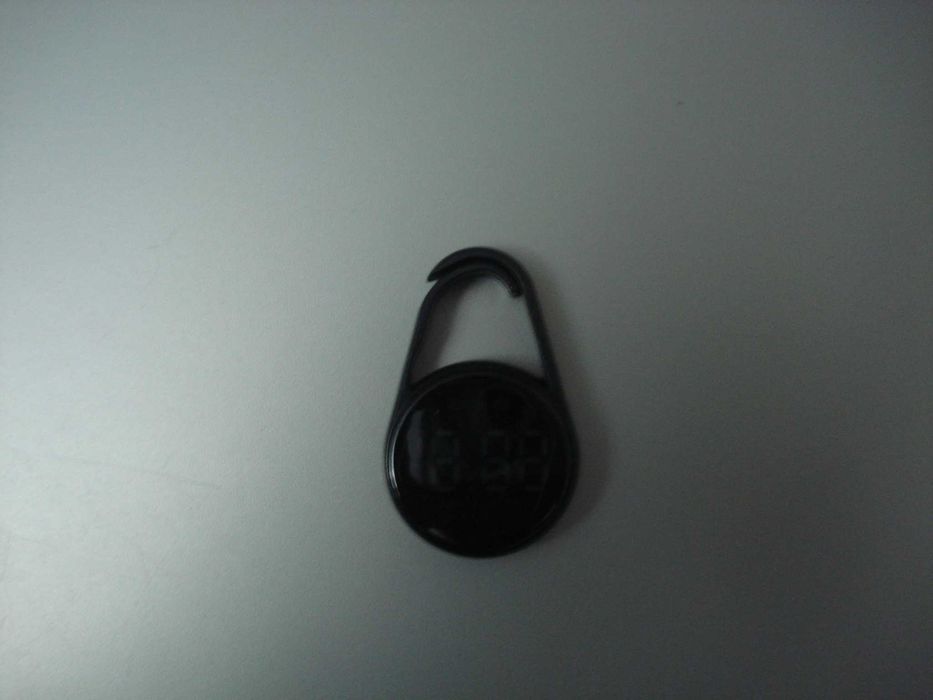 Breloc pendativ  cu tocuh screen functie de ceas  / calendar