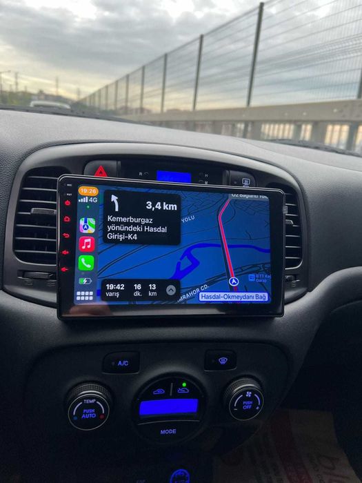 Navigatie Android Hyundai Accent Waze YouTube GPS USB casetofon