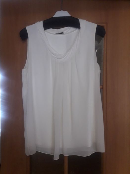 Продаю блузку женскую