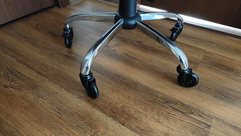 Scaun de birou ergonomic Kring cu roti silicon