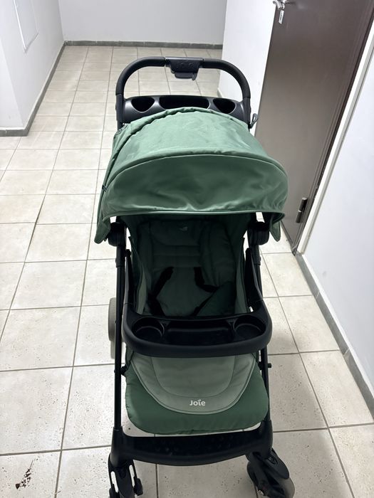 Продам детскую коляску Joie