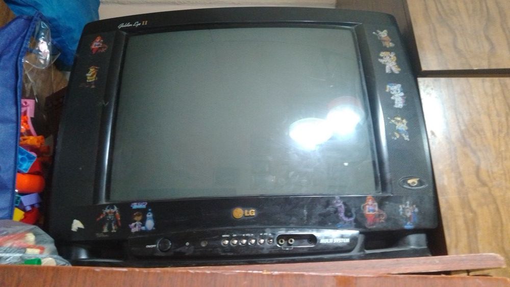 Продаю.телевизор