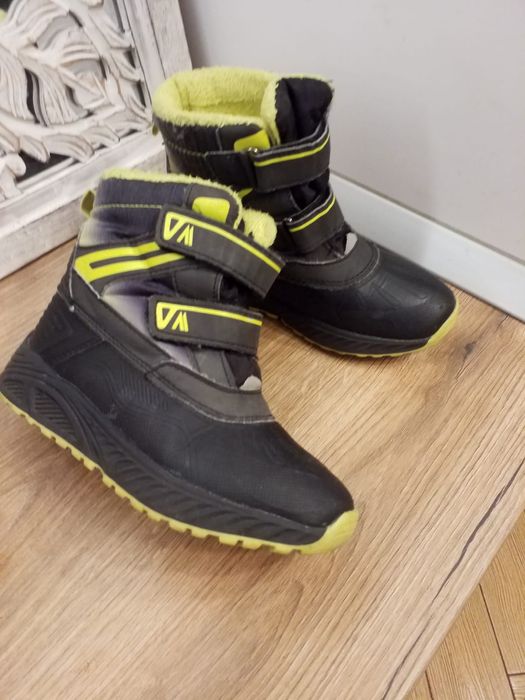 Cizme impermeabile mărime 33. Îmblănite.