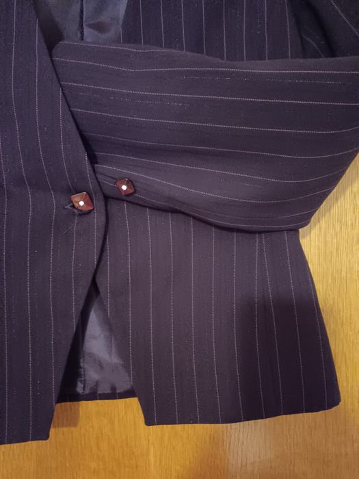 Дамски костюм бордо