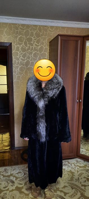 Продам мутоновую шубу с чернобуркой.