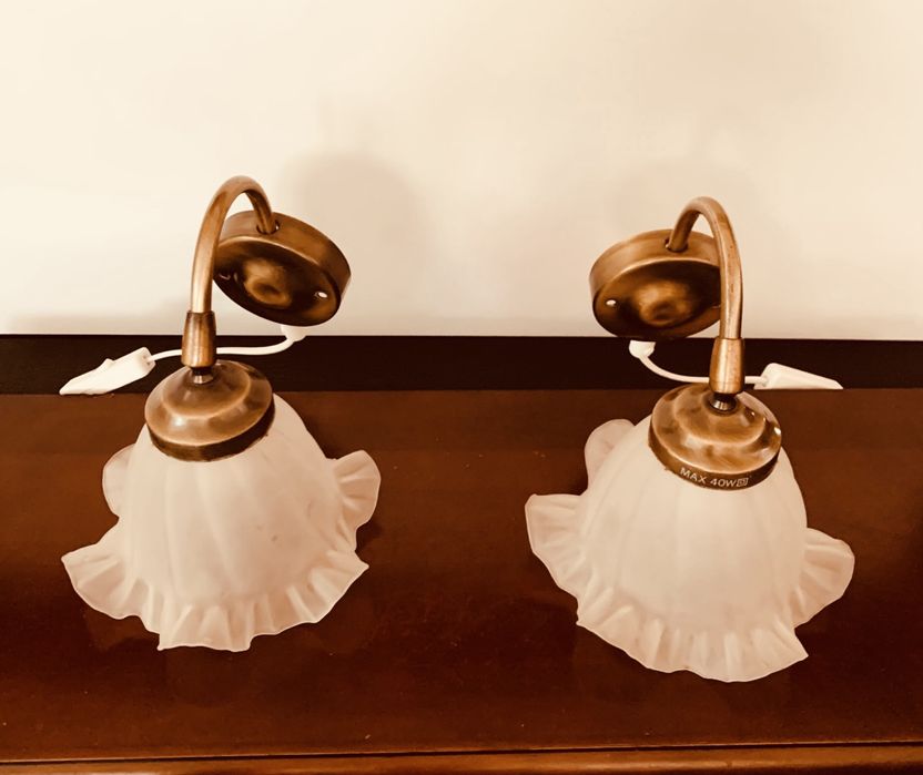Два винтидж стенни аплика – месингов ефект, стъклени абажури
