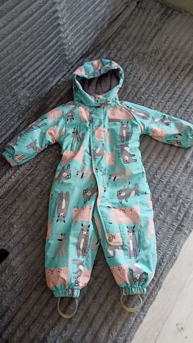 Продам детские комбезы зимний  и осенне-весенний