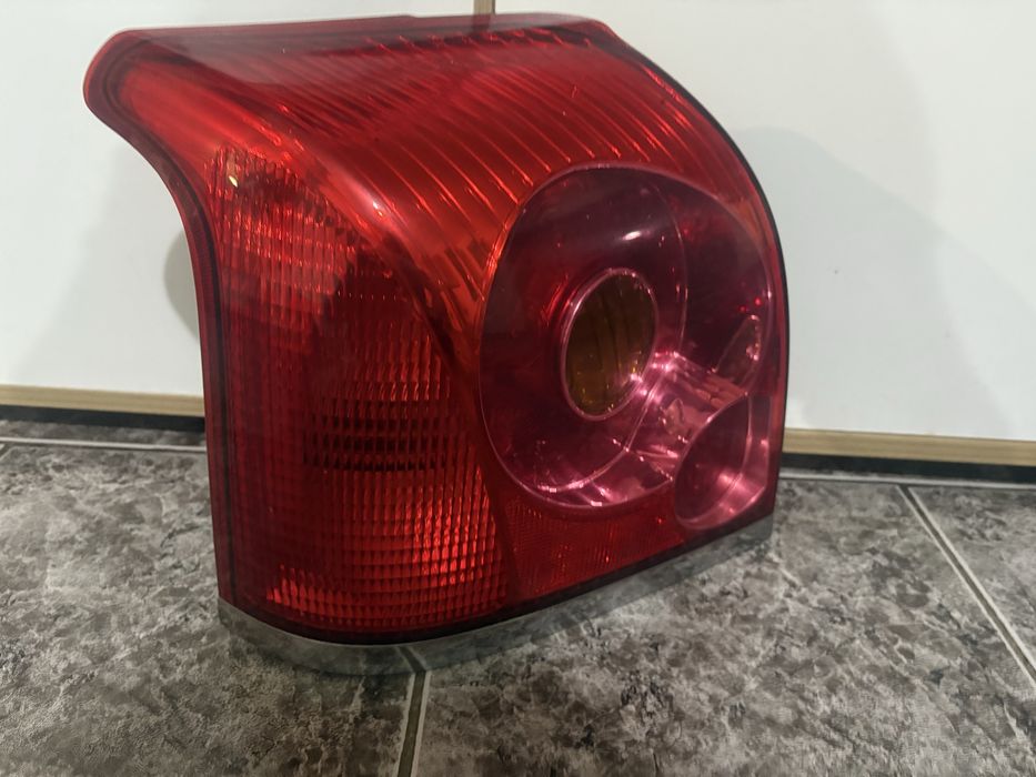 Стопове/ задни светлини за Тойота Авенсис Т25/ Toyota Avensis T25