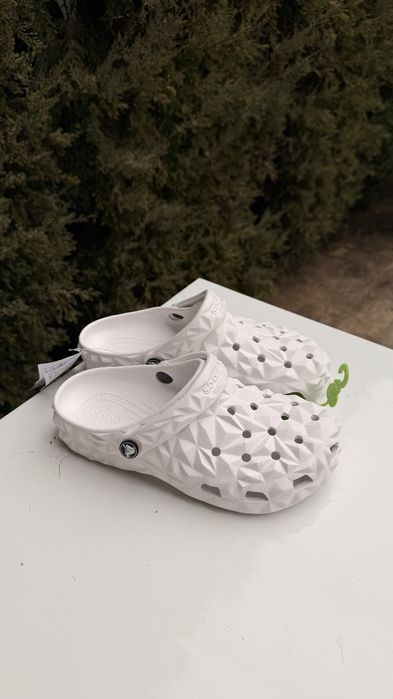 Продаю новые женские  кроксы! Оригинал!!!