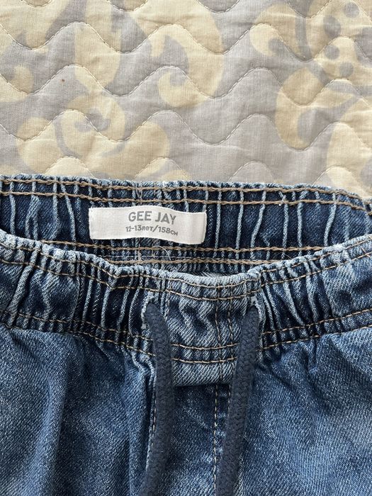 Продам джинсы на мальчика