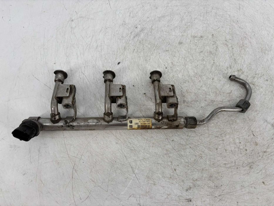 Rampa de injectoare Ford Focus 3 an 2009 1.0 benzina