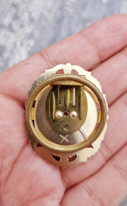 Brose vintage pentru esarfe