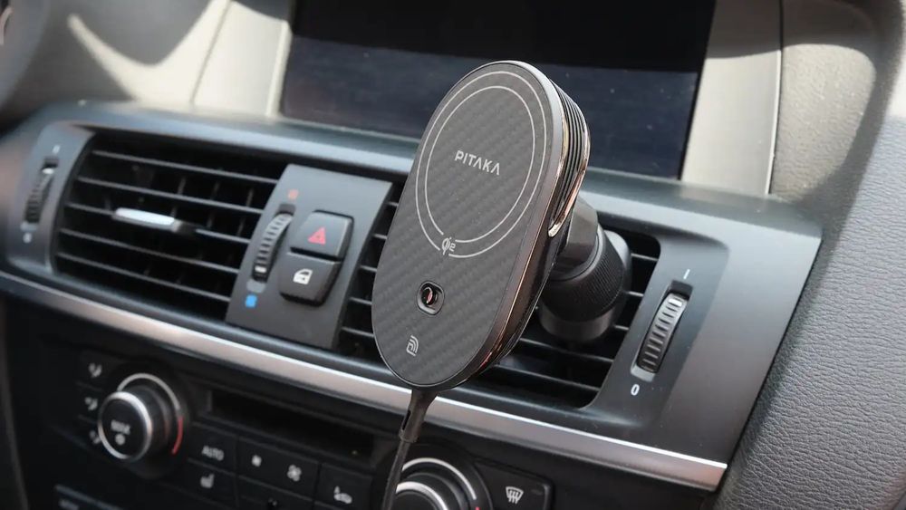 Pitaka Magnetic Car Phone Holder