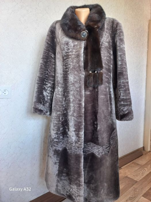 Продам шубу женскую