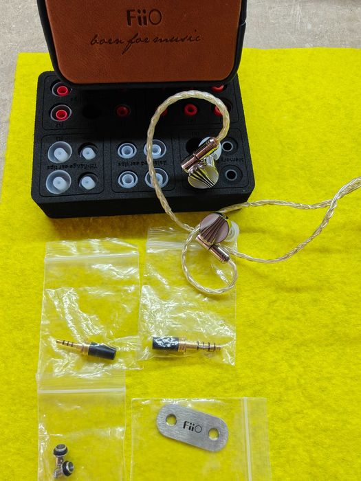 FiiO FD5 Flagship Dynamic Driver IEM | Отлично състояние | Почти пълен комплект | Hi-Fi клас