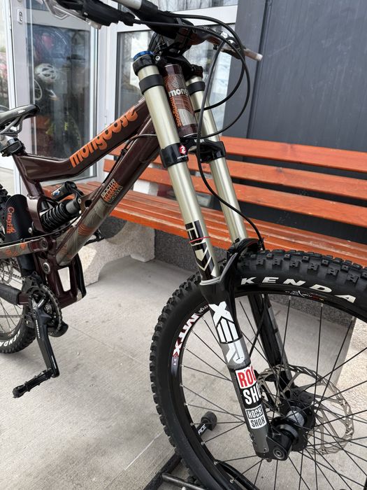 Планински велосипед Мекица DH Mongoose  за скачане. 26/M.