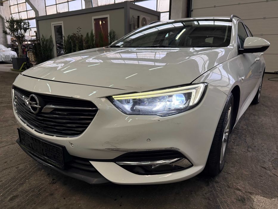 Opel Insignia avariat
