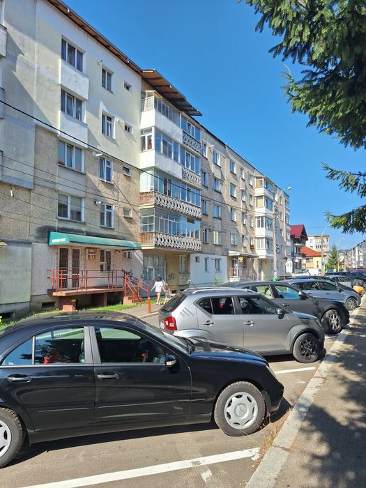 Garsoniera de închiriat.