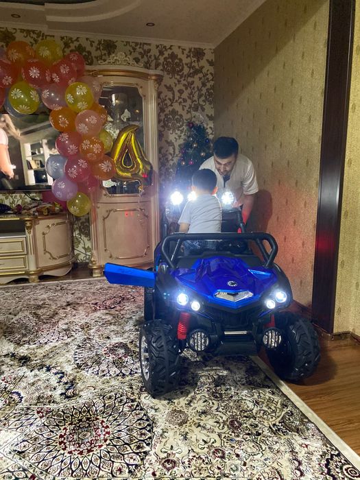 детская машина  б/у , почти не использован , деярли ишлатилмаган