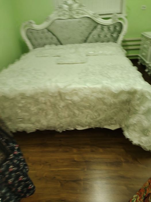 Продам покрывало с наволочка и новый в отличном состоянии