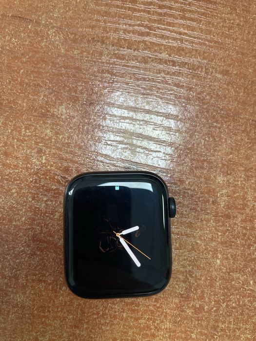 Продаю apple watch se 44mm