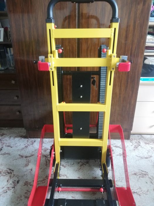 Система за изкачване на стълби