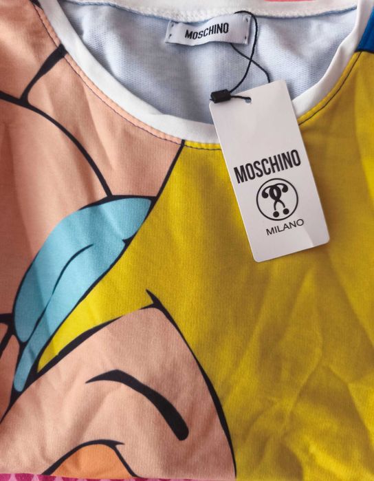 Нова памучна шаренка рокля (туника) на Moshino.