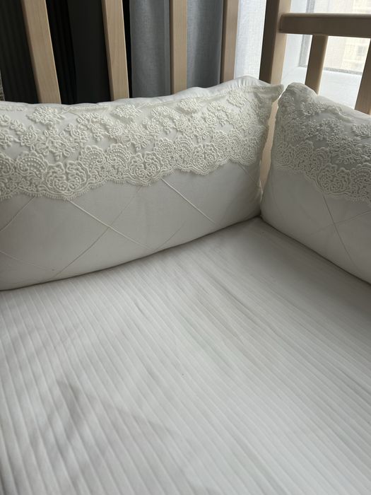 Манеж с бортиками и матрассом