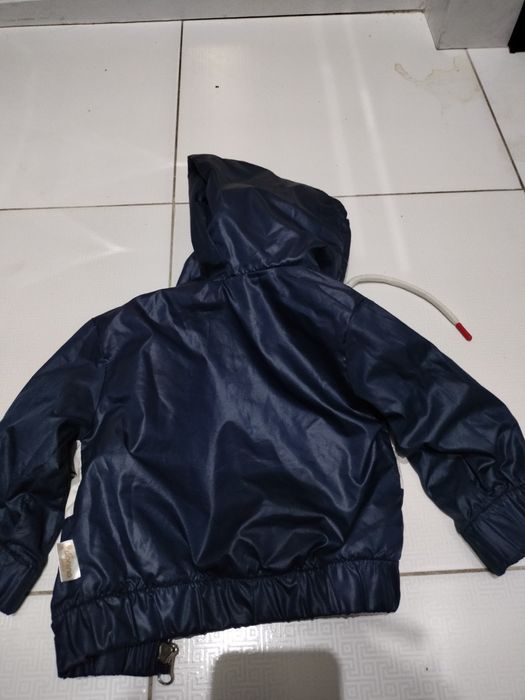 Продам детскую курточку