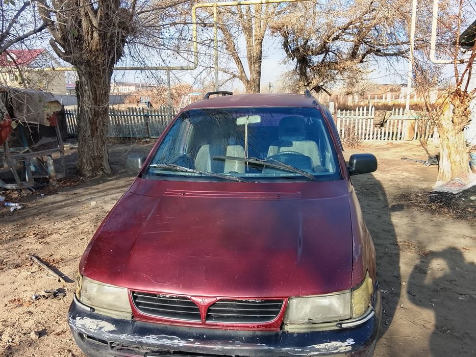 Mitsubishi 1993 space wagon