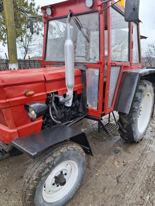 Tractor universal u445