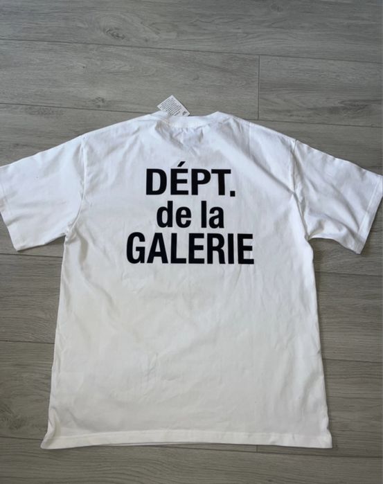 Tricou gallery dept