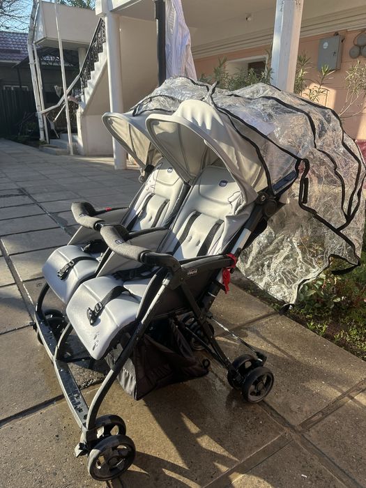 Коляска для двойняшек