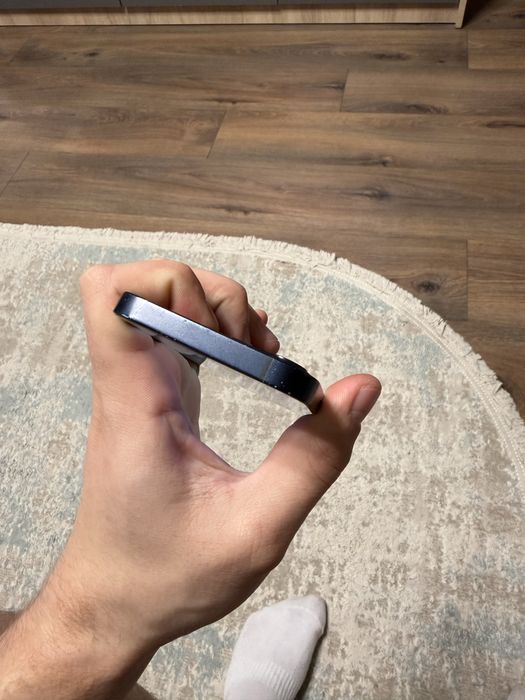 Айфон 12 мини.