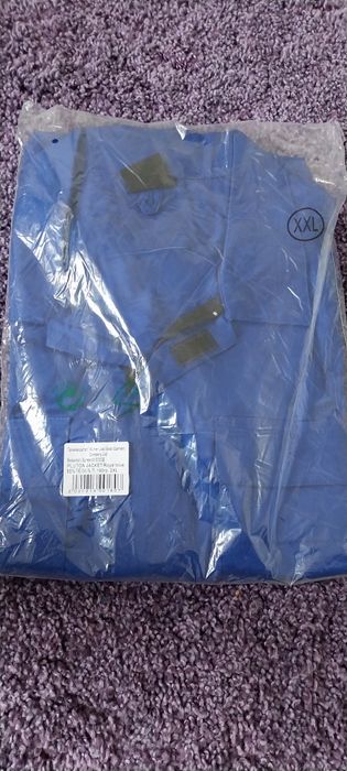Продават се работни дрехи горнище и долнище 2XL