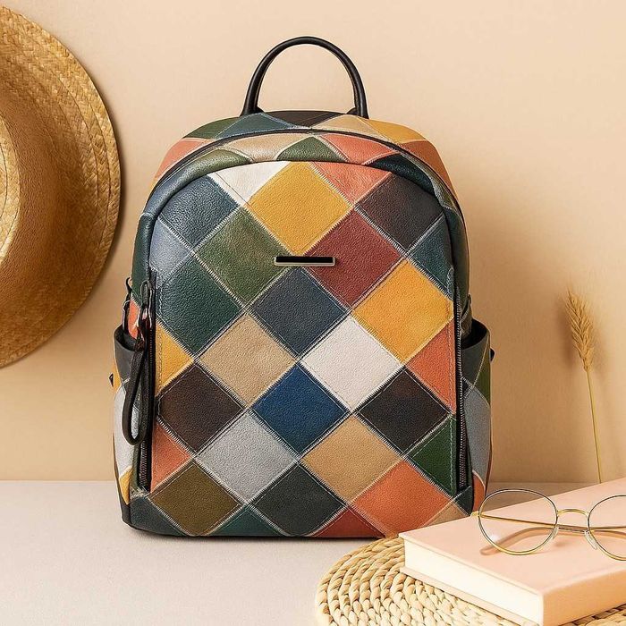 Модерна и цветна дамска раница