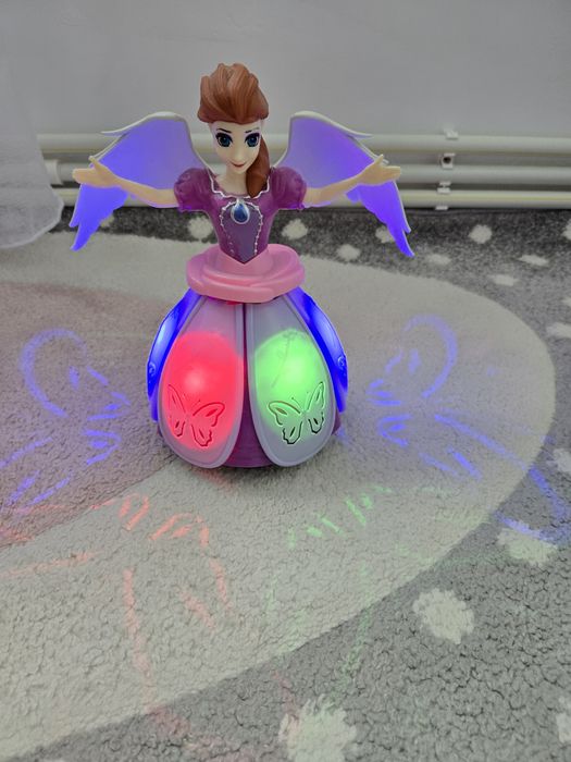 Vand 2 jucării Elsa si Ana