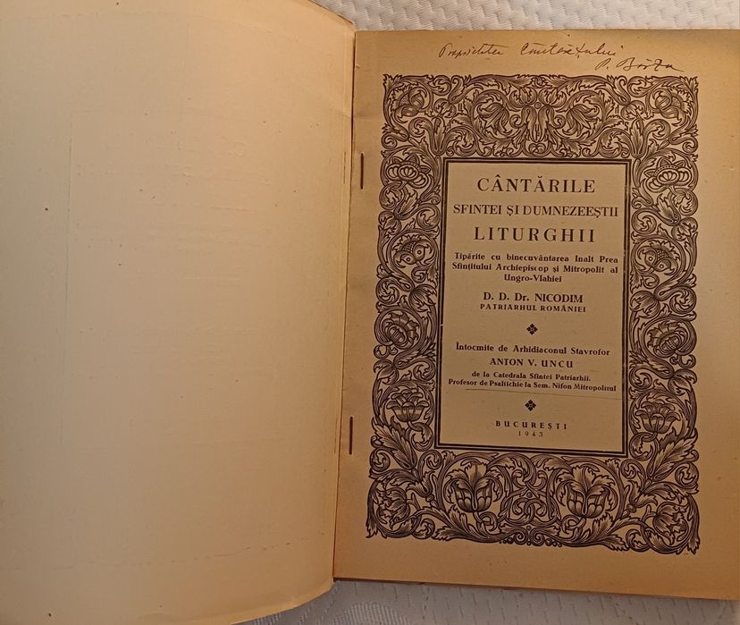 Carte veche - Cântările Sfintei și Dumnezeeștii Liturghii 1943