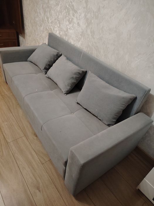 Продам два дивана