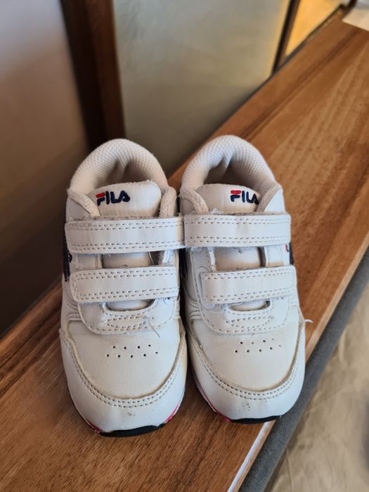 Маратонки Fila с малки забележки