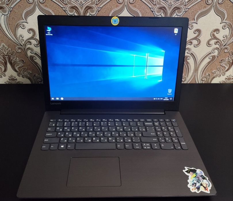 Продается ноутбук Lenovo IdeaPad 330-15IKB.