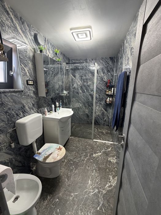 Vand casa la 2 minute de orasul Deva