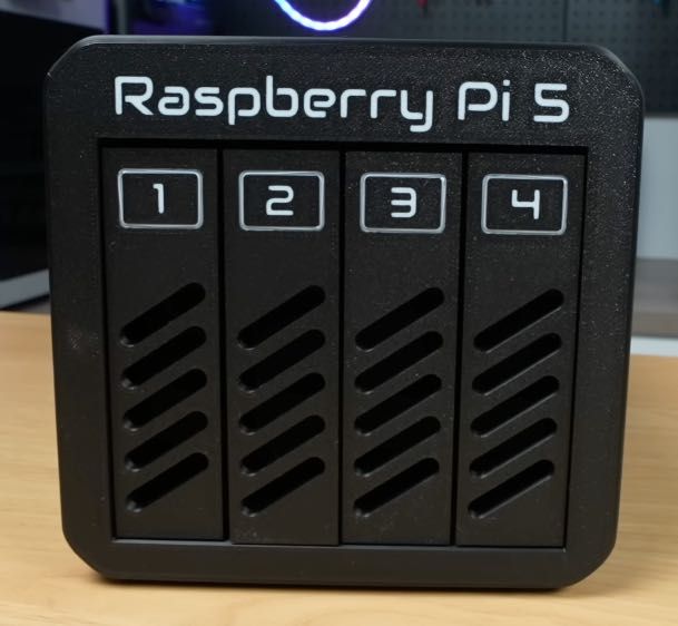 Carcasă Raspberry Pi NAS cu 4 HDD/SDD 2.5 Nou